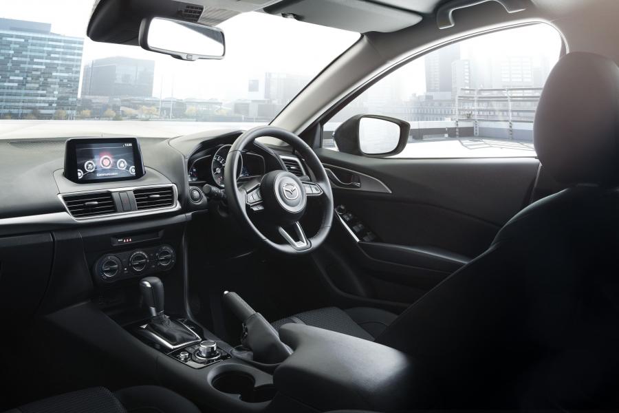 Интерьер Mazda3 Maxx Hatchback 2016 года  (AU) (фото 2 из 22)